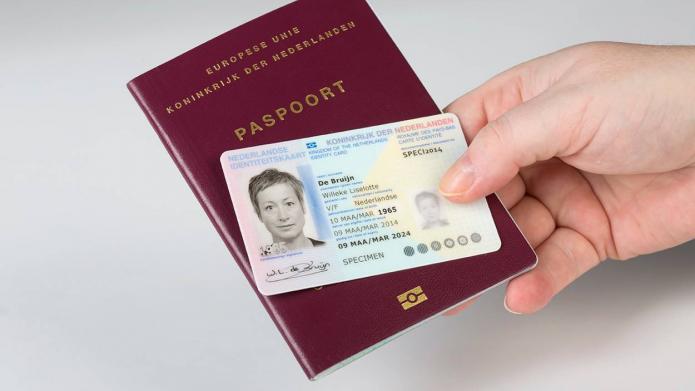 Voorbeeld van paspoort en id-kaart